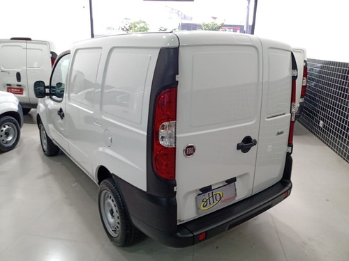 Imagem 6 de 12 de Fiat Doblô Cargo 1.8 E-torq 2021 Porta Lateral