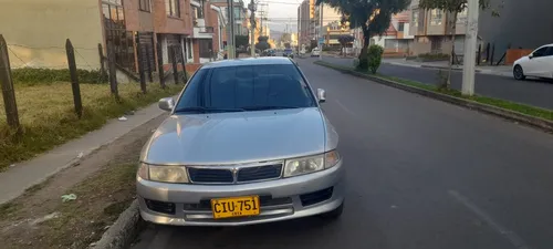Mitsubishi Lancer 1.3 Gl 5 p
