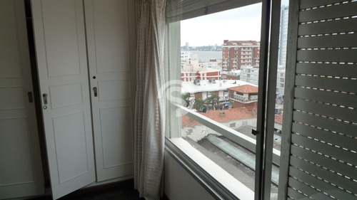 Apartamento En Peninsula, 2 Dormitorios *- Ref: 3394