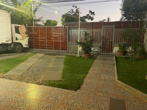 Venta De Amplia Casa, Terreno De 500m2 3d 2b, En La Florida