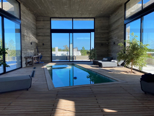 Fabulosa Casa En Barrio Carmel