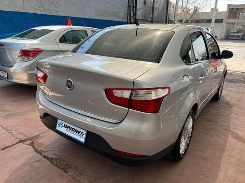 Imagen 4 de 8 de Fiat Grand Siena Essence 1.6 16v 2014