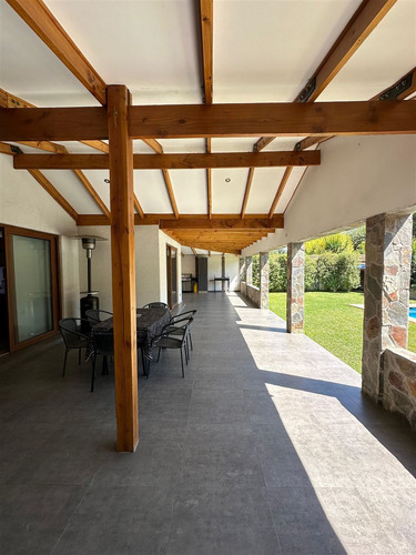 Casa Completamente Remodelada, Inmejorable Ubicación