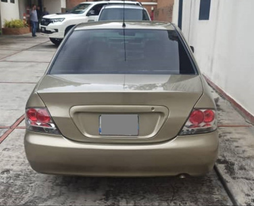 Imagen 4 de 8 de Mitsubishi Lancer Automático