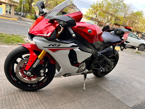 Imagen 7 de 8 de Yamaha R1
