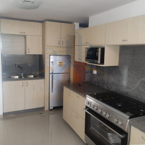 Imagen 8 de 14 de Apartamento En Alquiler De 2 Hab, , Resd. Apamates Suites Ii