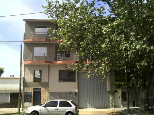 Imagen 1 de 30 de Complejo De Departamentos + Galpon Venta En Block