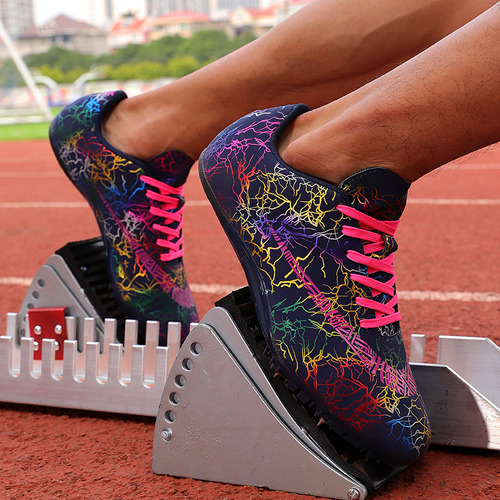 A Zapatos De Clavos De Atletismo De Moda Deslumbrantes