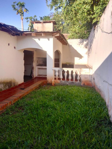 Casa En Venta - 2 Dormitorios 1 Baño - Cocheras - 185mts2 - Puerto Iguazu