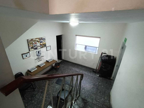 Oficina En Venta En Col. Mitras Centro En Monterrey