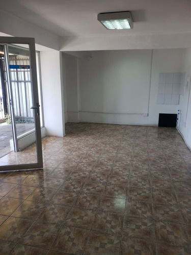 Local Con Excelente Ubicacion A 2 Cuadras De Plaza Maipu