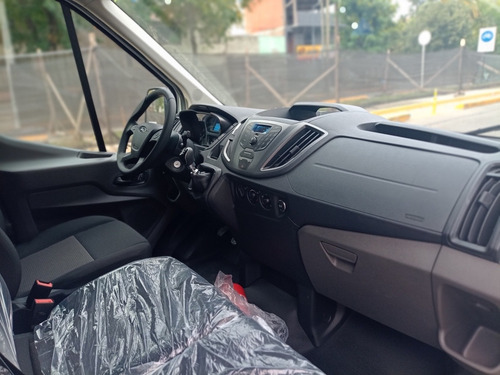 Imagen 10 de 11 de Ford Transit Largo Techo Alto