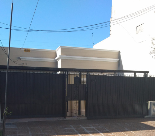 Venta Casa 4 Ambientes. 196 M2 Bernal Oportunidad 