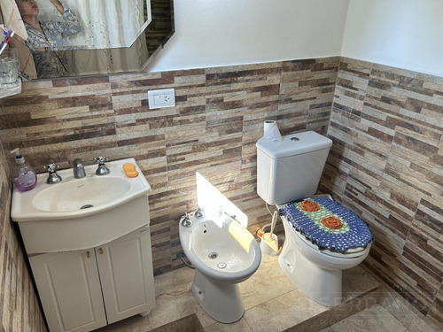 Venta. Casa 6 Ambientes Con Galpón. Capdevilla. Parque Sakura. Exaltacion De La Cruz