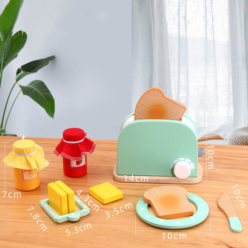 Un Juego De Juguetes De Cocina De Madera For Niños.