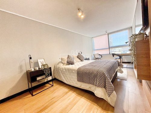 Departamento En Venta De 2 Dorm. En Las Condes