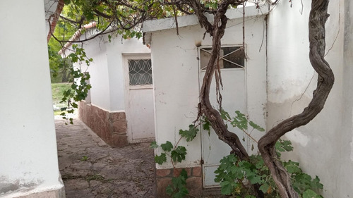 Tradicional Chalet Serrano A Reciclar. Oportunidad.