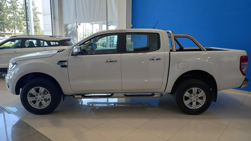 Imagen 2 de 16 de Ford Ranger Xlt 3.2 At (financia $4.000.000 Con Tasa 19.90%)