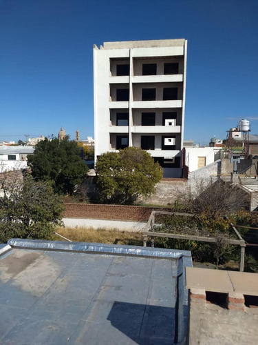 Casa En Venta - 3 Dormitorios 2 Baños - 300mts2 - San Luis