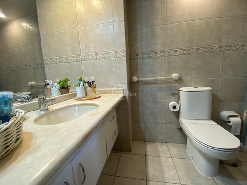 Departamento En Venta De 2 Dorm. En Lo Barnechea