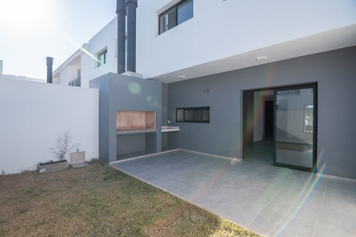 Imagen 14 de 29 de Venta Duplex Miradores De Manantiales 3dor 3 Baños