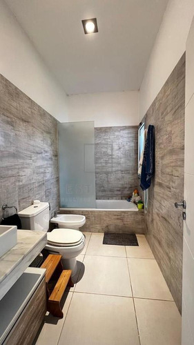 Casa En Venta, 3 Dormitorios, Pileta, Barrio Cerrado, Escobar, G.b.a. Zona Norte