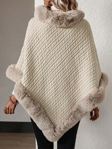 Poncho Cuello Ribete Peluche