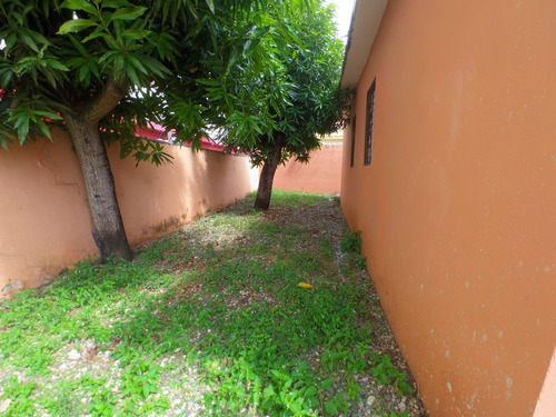 Alquilo Casa En Villa Mella