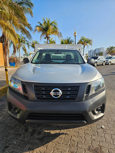 Nissan Estacas Np300