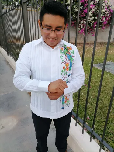 Guayaberas bordadas en punto de cruz new arrivals