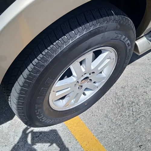 Ford Explorer Automática.