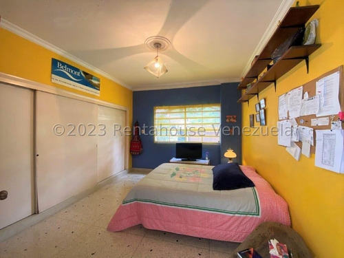 Casa En Venta En La Florida Caracas 2 Niveles Terraza Vista Al Avila