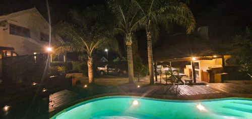 Imagen 2 de 14 de Casa En Punta Del Este Con Piscina Climatizada