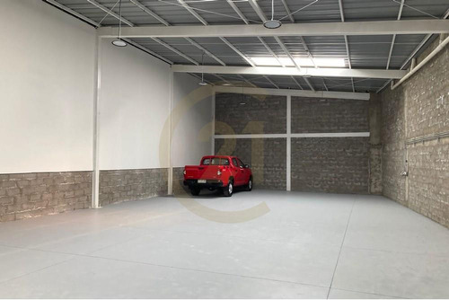 Arriendo De Bodegas Con Oficinas