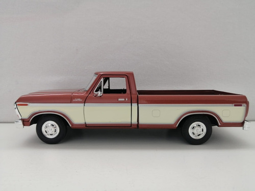 Café 1979 Ford F-150 Custom Escala 1 24 Marca Motormax 