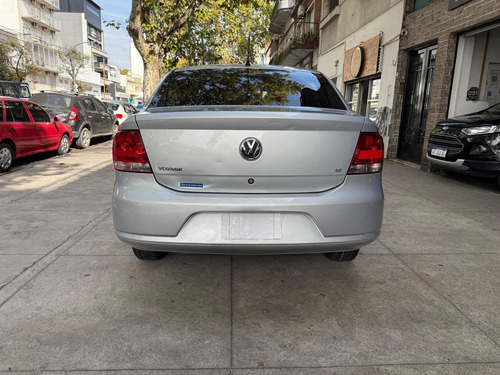 Volkswagen Voyage 1.6 Comfortline 101cv