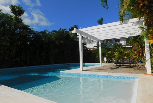 Imagen 2 de 11 de Venta, Villa De 3 Habitaciones Con Piscina En Las Terrenas, Samaná
