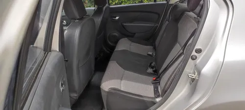 Renault Logan 1.6 Privilege / Intens