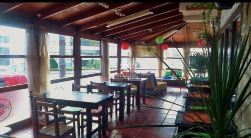 Casa A Pasos De La Rambla Mansa - Apta Para Hostel Y Gastronomía.
