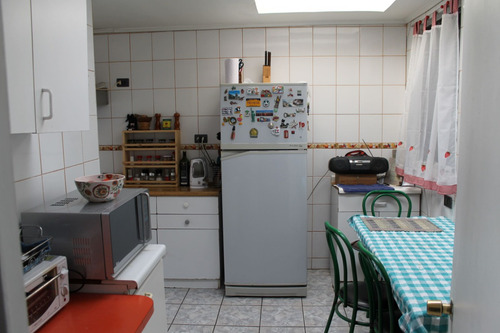Vendo Linda Casa, 19 Florida Oriente.