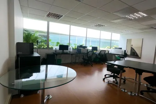 Oficina En Arriendo/venta En Chico Norte. Cod V1648