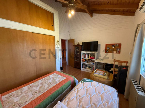 Venta Casa 4 Dormitorios El Palomar 290 M2 Lote 600m2 Piscina Quincho