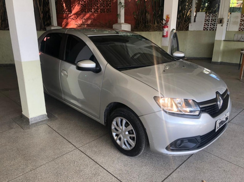 Renault Logan 2015 - Ótimo Estado