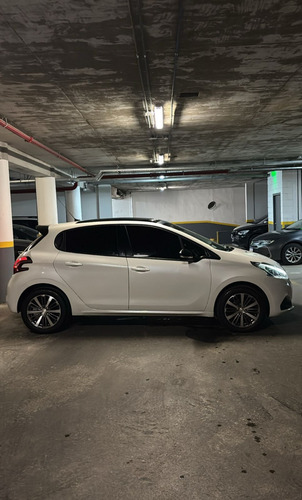 Peugeot 208 1.6 Feline