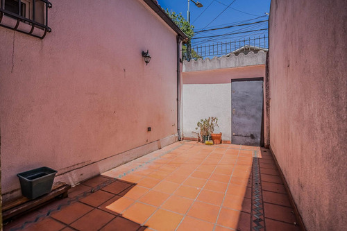 Venta Casa Olivos Vicente Lopez 4 Ambientes Con Dependencia Garage Patio Jardin Parrilla