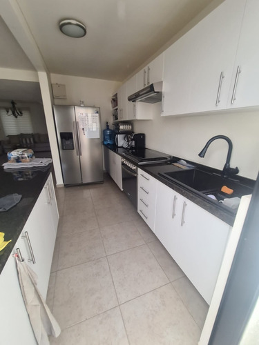 Imagen 4 de 20 de Casa En Venta. Zibata 3 Recamaras + Cuarto De Juegos Roof Garden .