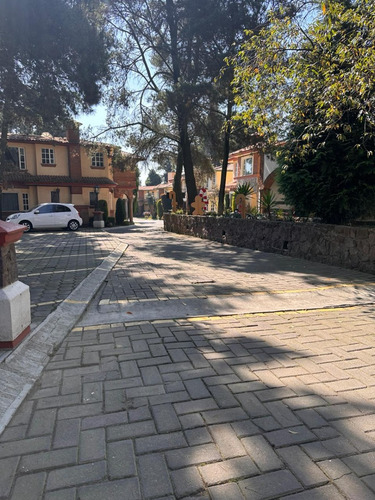 Casa En Venta En Metepec, Residencial Campo Viejo, 4 Recámaras, Terraza Y Jardín