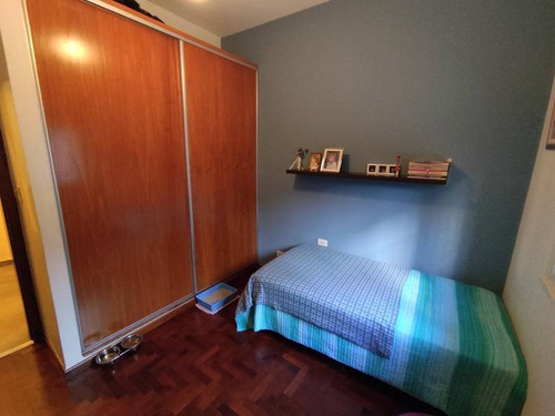 Casa De Cuatro Ambientes, En Venta - Haedo -