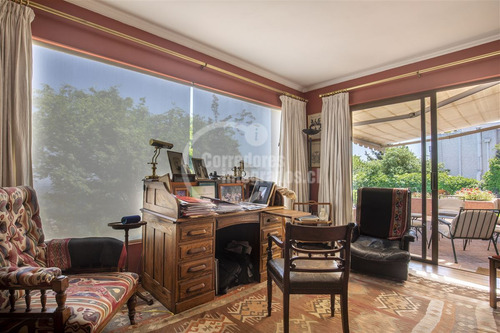 Casa En Venta De 6 Dorm. En Las Condes