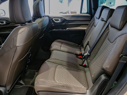 Imagem 11 de 14 de Jeep Commander Overland T380 Diesel 4x4 (aut)